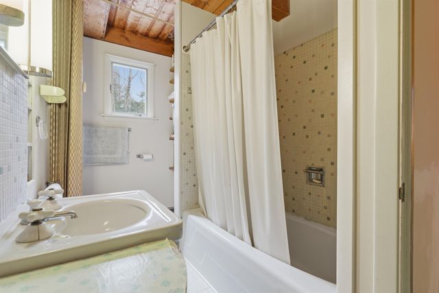 2936 Hapgood Pond Road, Peru, VT 05152