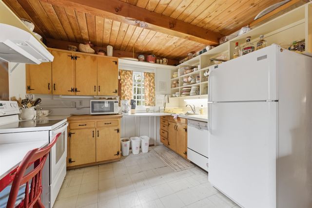 2936 Hapgood Pond Road, Peru, VT 05152
