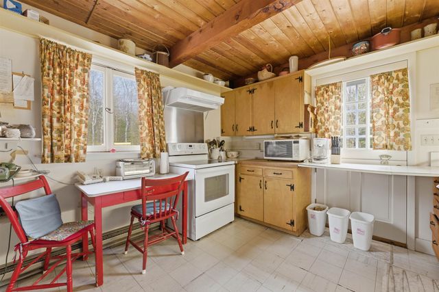 2936 Hapgood Pond Road, Peru, VT 05152