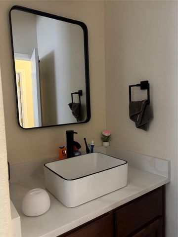 13600 Amber Dawn CT, Manor, TX 78653