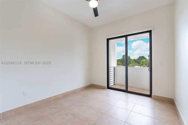 3070 NW 14th St B, Miami, FL 33125