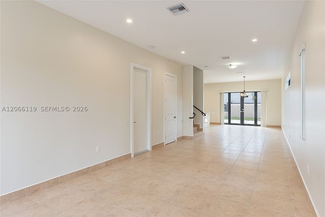 3070 NW 14th St B, Miami, FL 33125