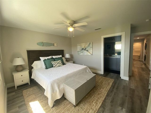 1107 S 11th St B12, Port Aransas, TX 78373