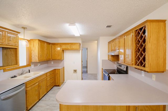 5731 95th Street, Lubbock, TX 79424