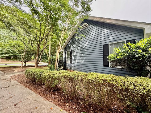 235 Stonehaven Way, Seneca, SC 29672