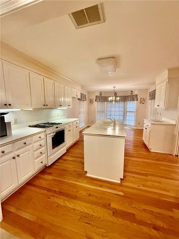 235 Stonehaven Way, Seneca, SC 29672