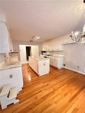 235 Stonehaven Way, Seneca, SC 29672