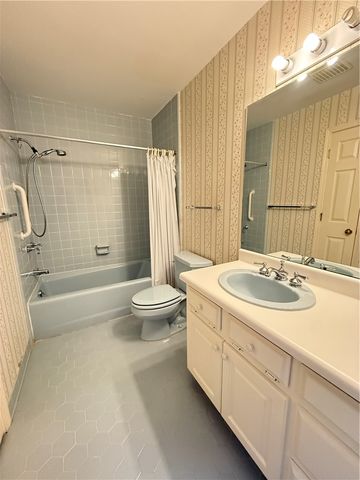 235 Stonehaven Way, Seneca, SC 29672