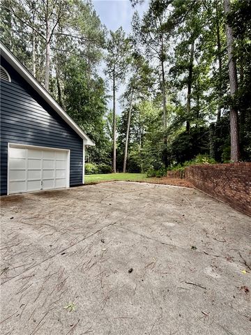 235 Stonehaven Way, Seneca, SC 29672