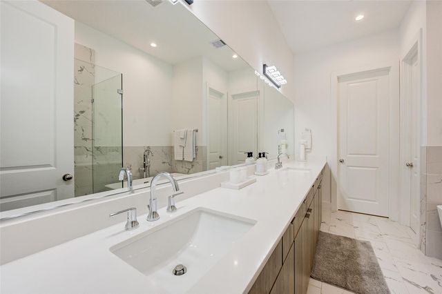 5839 Dolores Street, Houston, TX 77057