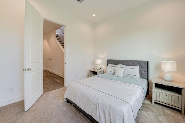 5839 Dolores Street, Houston, TX 77057