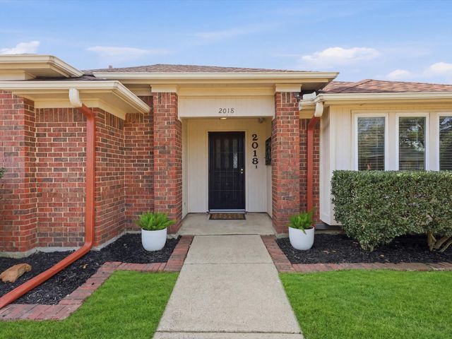 2018 Robin Hill Lane, Carrollton, TX 75007