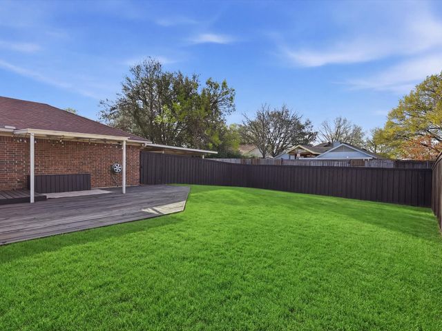 2018 Robin Hill Lane, Carrollton, TX 75007