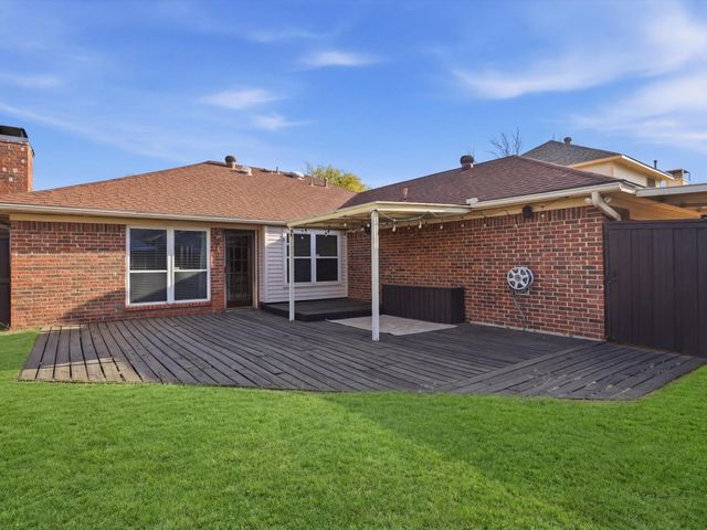 2018 Robin Hill Lane, Carrollton, TX 75007