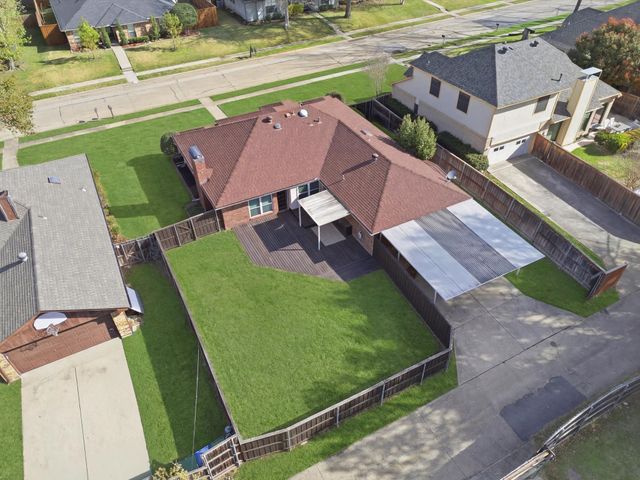 2018 Robin Hill Lane, Carrollton, TX 75007