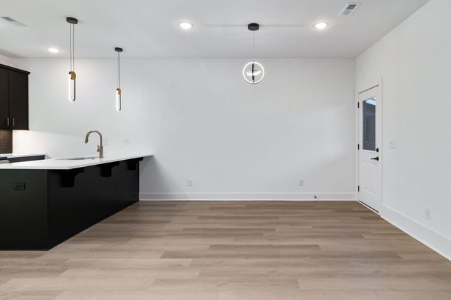 60 Dutch Dr, Clarksville, TN 37043