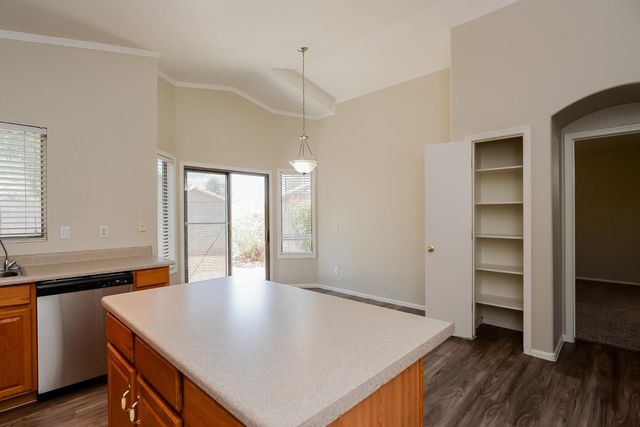 1048 E Monteleone Street, San Tan Valley, AZ 85140