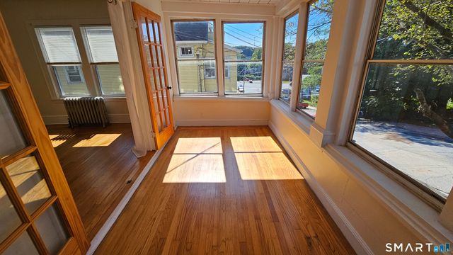 15 Bragaw Street, New London, CT 06320