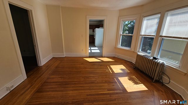 15 Bragaw Street, New London, CT 06320