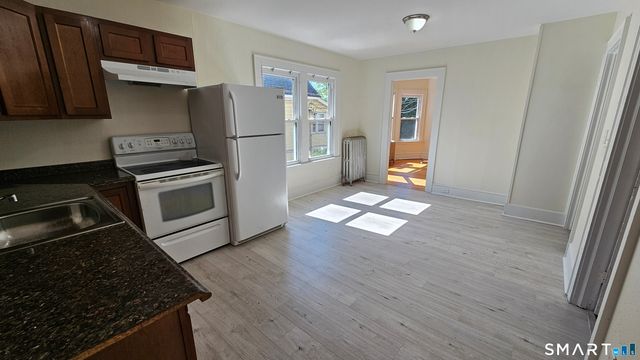 15 Bragaw Street, New London, CT 06320