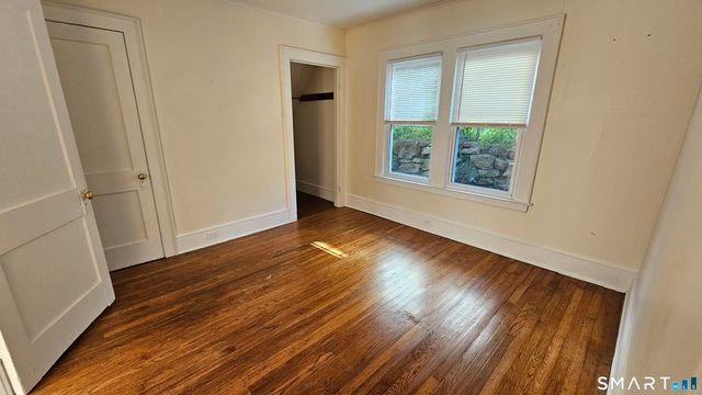 15 Bragaw Street, New London, CT 06320