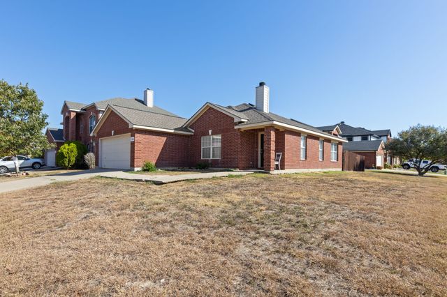 13600 Ponderosa Ranch Road, Fort Worth, TX 76262