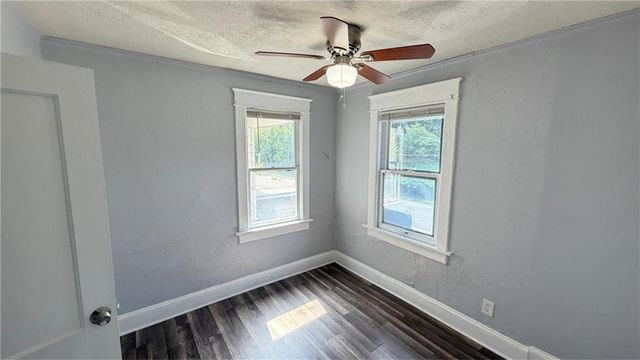 2500 E 42 Street, Kansas City, MO 64130
