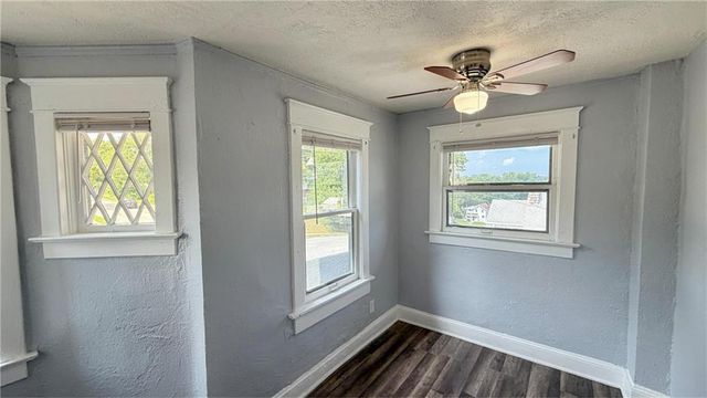2500 E 42 Street, Kansas City, MO 64130