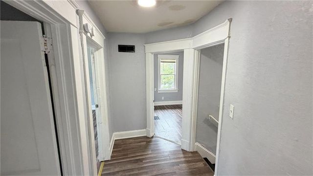 2500 E 42 Street, Kansas City, MO 64130