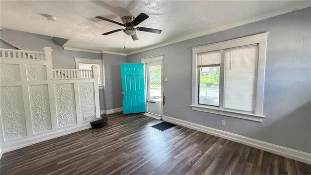 2500 E 42 Street, Kansas City, MO 64130