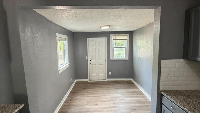 2500 E 42 Street, Kansas City, MO 64130