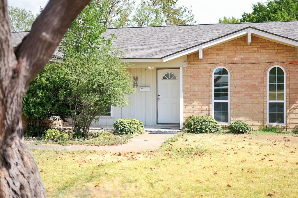 4207 Rainier Street, Irving, TX 75062 — exterior