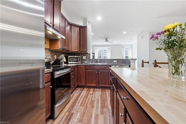 315 W Constance Rd Unit 247, Suffolk, VA 23434