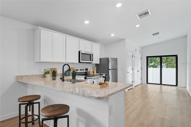 1333 BARNACLE BAY PLACE, Tampa, FL 33619