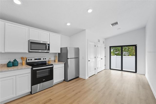 1333 BARNACLE BAY PLACE, Tampa, FL 33619