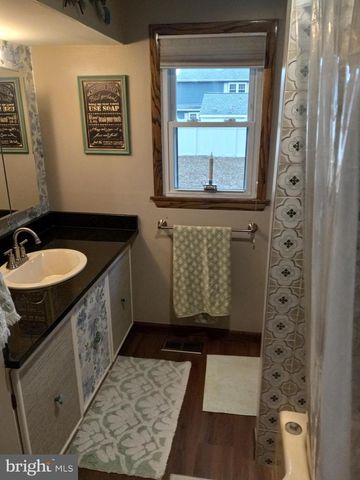 15 18TH ST, Burlington, NJ 08016