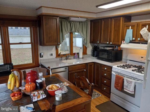 15 18TH ST, Burlington, NJ 08016