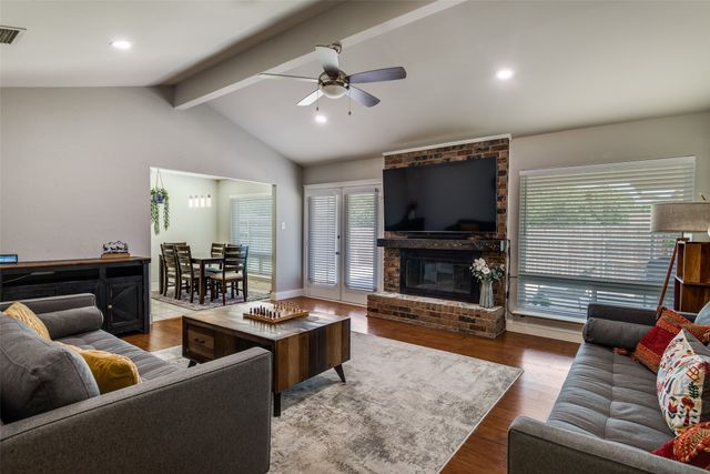 106 Creekside Lane, Coppell, TX 75019