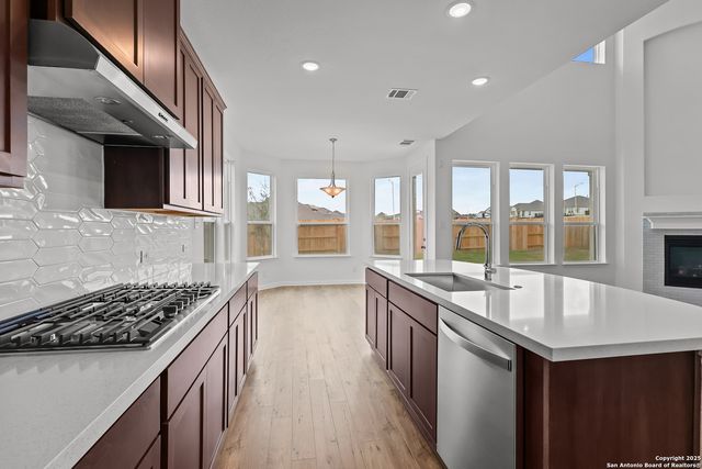 4544 Yoakum Valley, Schertz, TX 78108