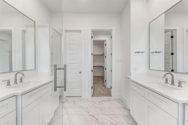 806 Fisher Street E, Houston, TX 77018