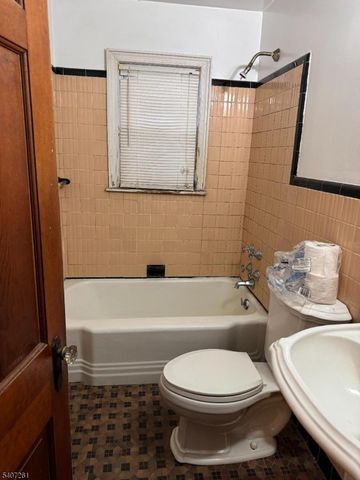 500 2Nd St, Dunellen Boro, NJ 08812