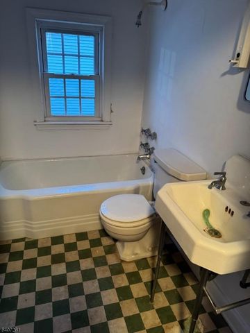 500 2Nd St, Dunellen Boro, NJ 08812