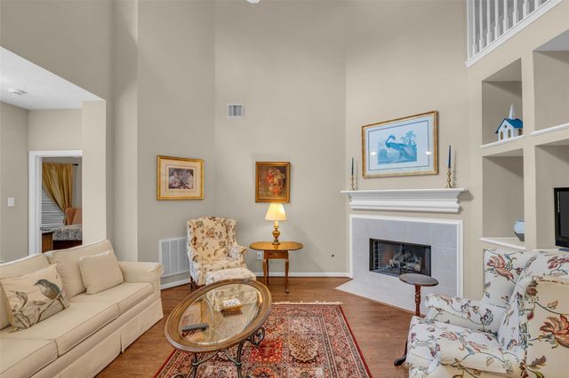 65 W Sienna Place, The Woodlands, TX 77382