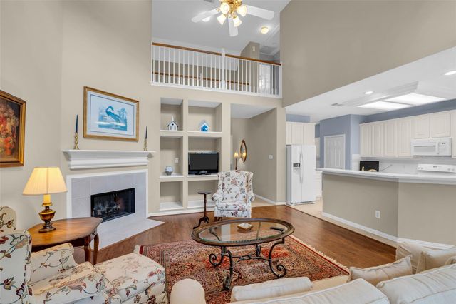 65 W Sienna Place, The Woodlands, TX 77382