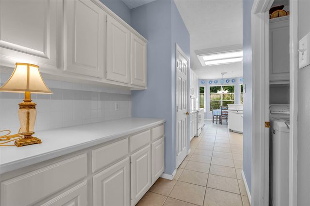 65 W Sienna Place, The Woodlands, TX 77382