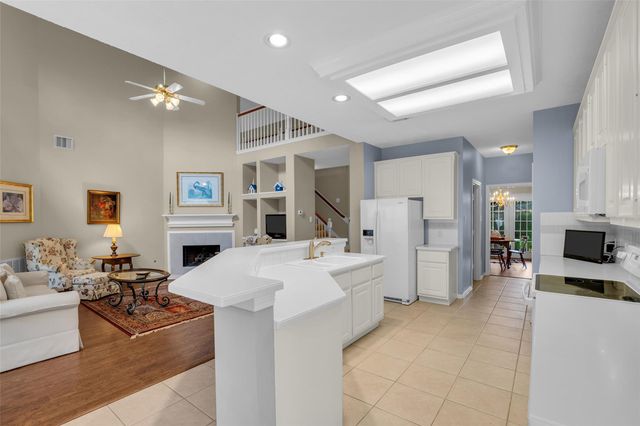 65 W Sienna Place, The Woodlands, TX 77382