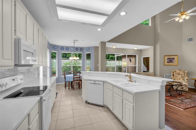 65 W Sienna Place, The Woodlands, TX 77382