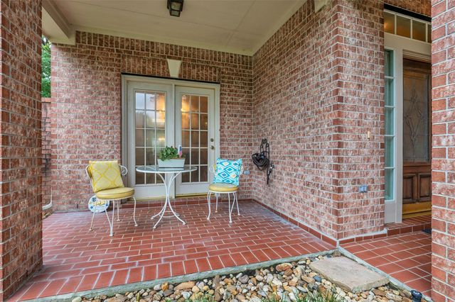 65 W Sienna Place, The Woodlands, TX 77382