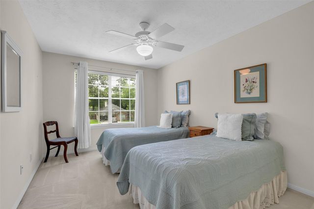 65 W Sienna Place, The Woodlands, TX 77382