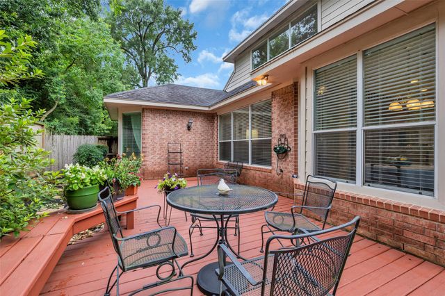 65 W Sienna Place, The Woodlands, TX 77382